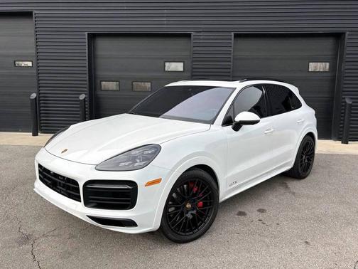 2023 Porsche Cayenne 
