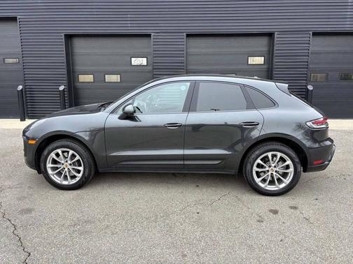 2023 Porsche Macan 