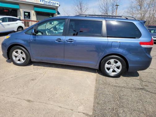 2014 Toyota Sienna LE