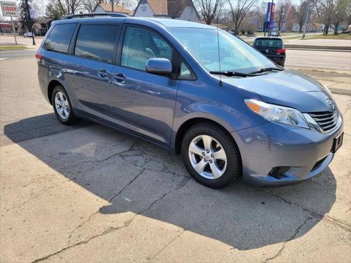 2014 Toyota Sienna LE