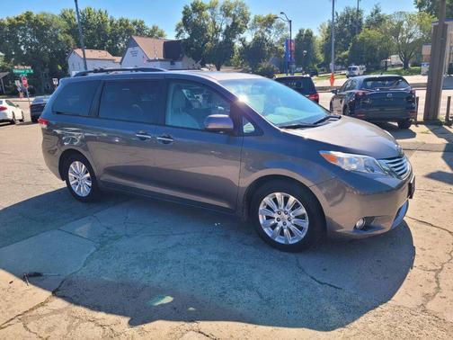 2011 Toyota Sienna XLE Limited