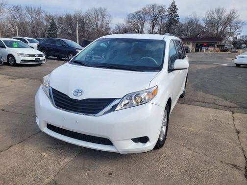 2014 Toyota Sienna LE