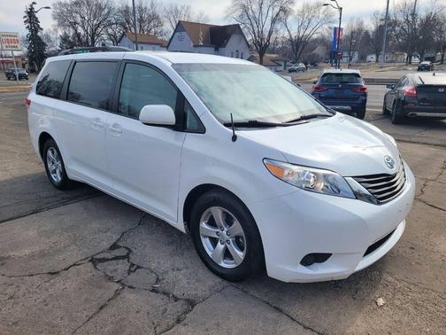 2014 Toyota Sienna LE
