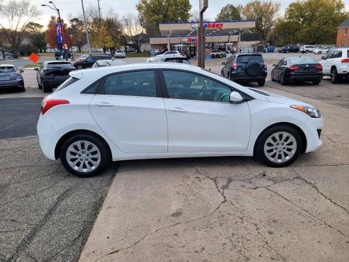 2016 Hyundai Elantra GT Base