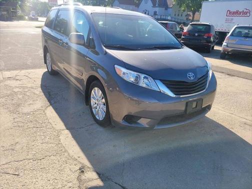 2012 Toyota Sienna LE