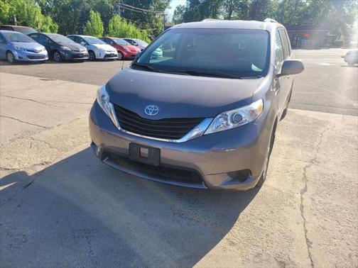 2012 Toyota Sienna LE