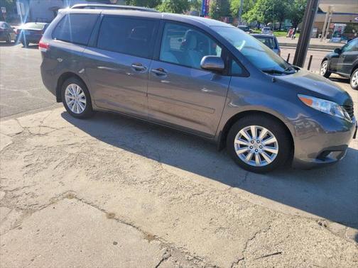 2012 Toyota Sienna LE