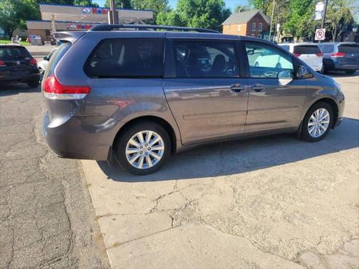 2012 Toyota Sienna LE