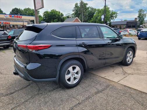 2021 Toyota Highlander LE
