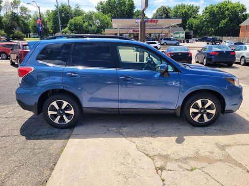 Quartz Blue Pearl 2017 Subaru Forester 2.5i Limited