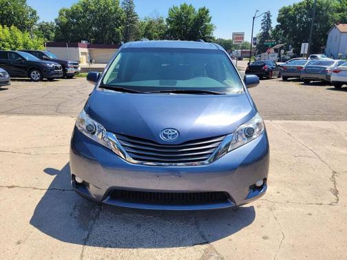 2013 Toyota Sienna XLE