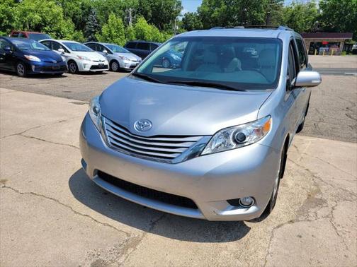 2014 Toyota Sienna XLE