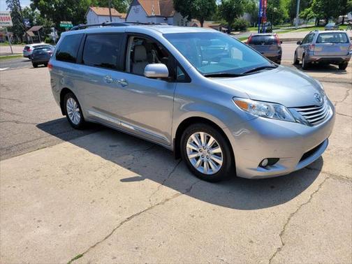 2014 Toyota Sienna XLE