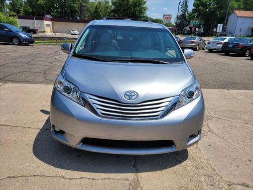 2014 Toyota Sienna XLE