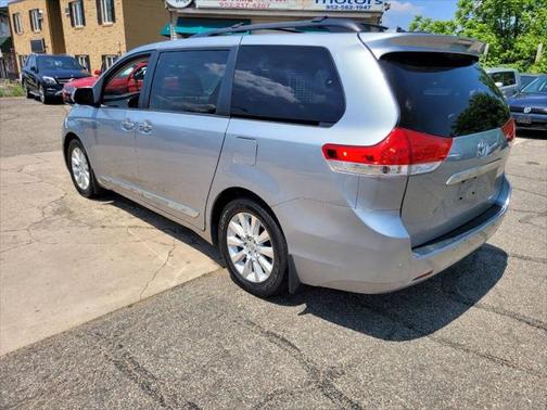 2014 Toyota Sienna XLE