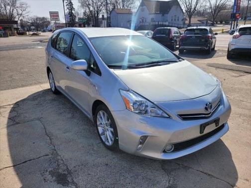 2013 Toyota Prius v Two