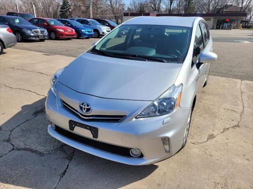 2013 Toyota Prius v Two