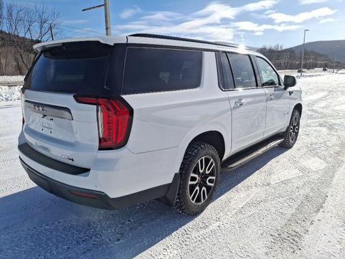 2024 GMC Yukon XL AT4