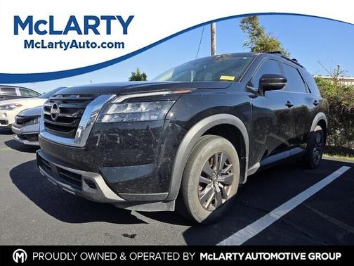 Black 2023 Nissan Pathfinder SV