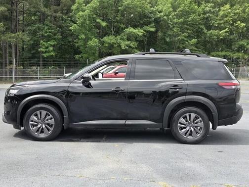 Black 2023 Nissan Pathfinder SV