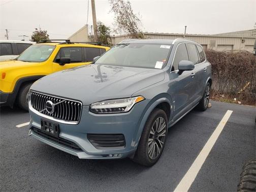 2020 Volvo XC90 T5 Momentum 7 Passenger