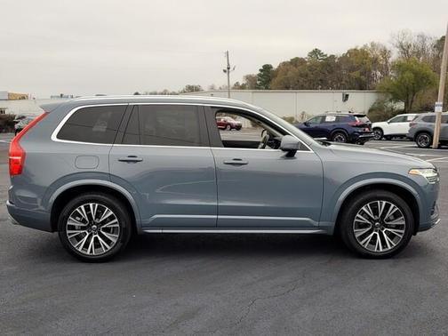 2020 Volvo XC90 T5 Momentum 7 Passenger