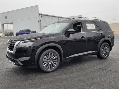 2025 Nissan Pathfinder SL