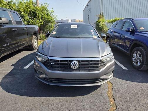 Platinum Gray Metallic 2019 Volkswagen Jetta 1.4T R-Line