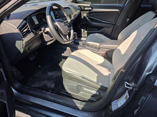 Platinum Gray Metallic 2019 Volkswagen Jetta 1.4T R-Line