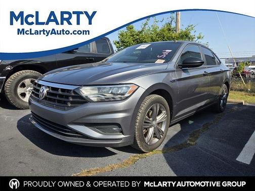 Platinum Gray Metallic 2019 Volkswagen Jetta 1.4T R-Line
