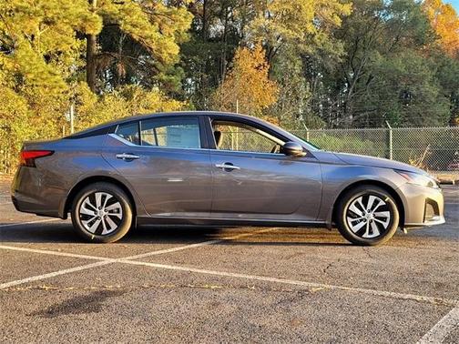 2025 Nissan Altima S