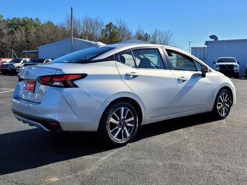 2023 Nissan Versa 1.6 SV