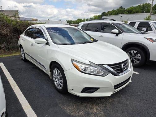 Pearl White 2016 Nissan Altima 2.5 S