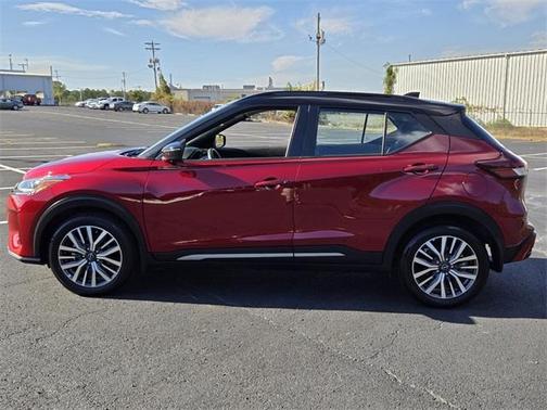 2023 Nissan Kicks SR