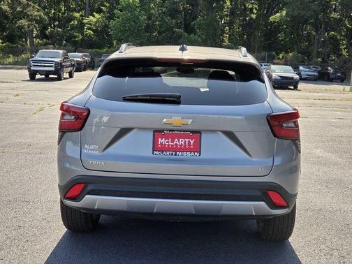 Sterling Gray Metallic 2024 Chevrolet Trax LT