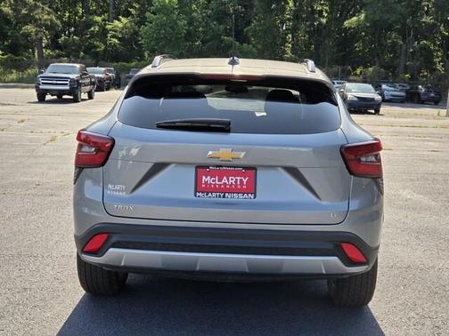 Sterling Gray Metallic 2024 Chevrolet Trax LT
