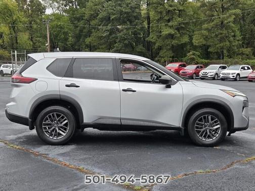 Brilliant Silver Metallic 2024 Nissan Rogue S
