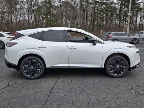 Everest White P 2026 Nissan Murano Platinum