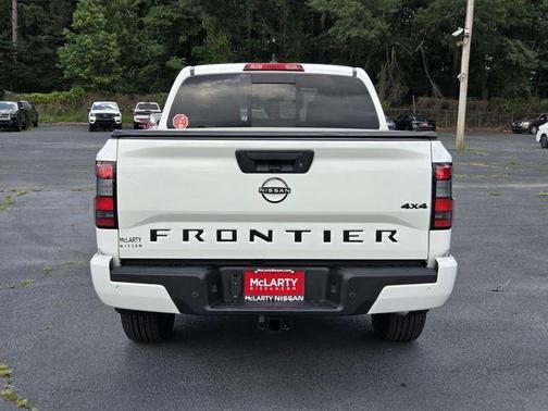 Glacier White 2026 Nissan Frontier SV
