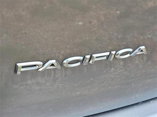 2018 Chrysler Pacifica Touring-L