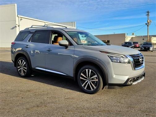 2025 Nissan Pathfinder Platinum