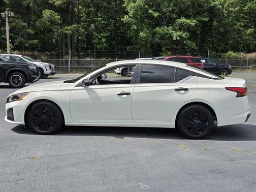 Glacier White 2024 Nissan Altima 2.5 S