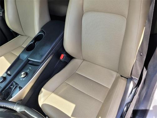 2018 Lexus IS 300 Base