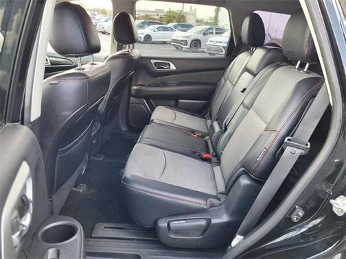2019 Nissan Pathfinder SV