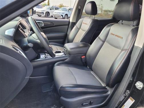 2019 Nissan Pathfinder SV