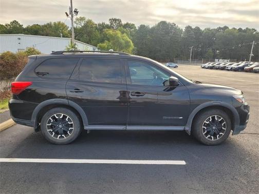 2019 Nissan Pathfinder SV