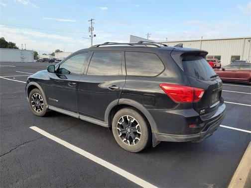 2019 Nissan Pathfinder SV