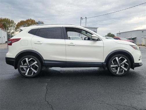 2022 Nissan Rogue Sport SL