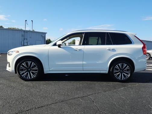 2020 Volvo XC90 T6 Momentum 7 Passenger