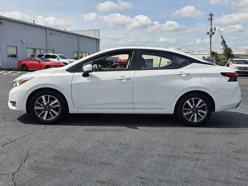 Aspen White 2024 Nissan Versa 1.6 SV
